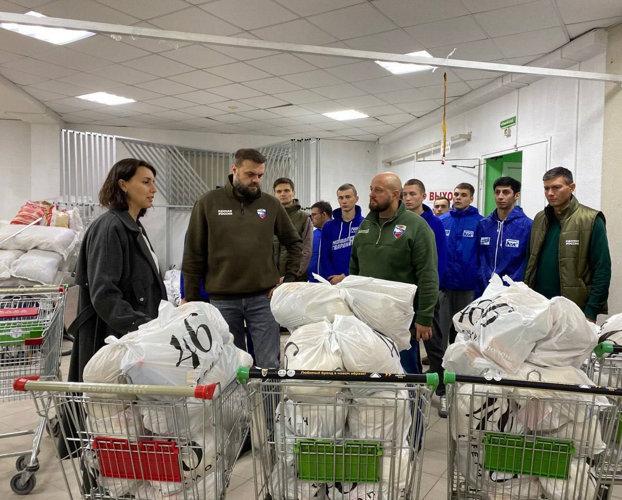 «Настоящие герои нашего времени»: Евгений Маслов поздравил волонтеров «Настоящие герои нашего времени»: Евгений Маслов поздравил волонтеров