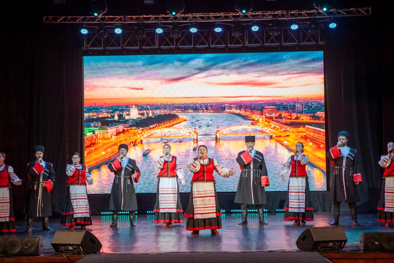 Виктор Катунин: Наш ансамбль казачьей песни "ВОЛЬНИЦА" вчера по уже сложившейся традиции выступил на ежегодном Межрегиональном фестивале «Казаки на Сейме» Виктор Катунин: Наш ансамбль казачьей песни "ВОЛЬНИЦА" вчера по уже сложившейся традиции выступил на ежегодном Межрегиональном фестивале «Казаки на Сейме»