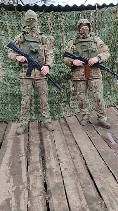 Ольга Германова: Мой общественный помощник Михаил Воробьев, который и сейчас с добровольческой миссией на территории вернувшихся регионов, прислал поздравление от бойцов с Днем добровольца