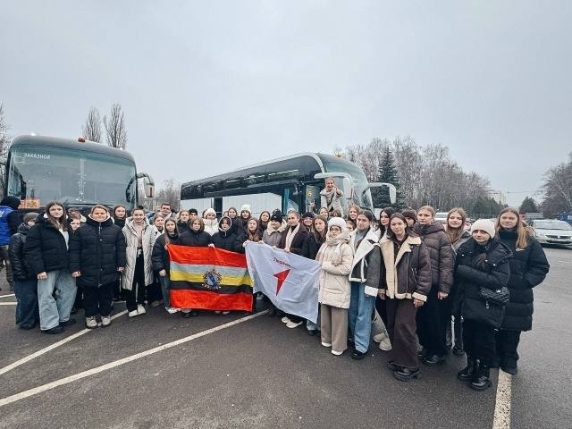 Виктор Петров: Волшебные приключения начинаются! Юные активисты Движения Первых отправились в гости к самому Деду Морозу! В этом увлекательном путешествии примут участие 200 инициативных участников, среди которых шестеро из... Виктор Петров: Волшебные приключения начинаются! Юные активисты Движения Первых отправились в гости к самому Деду Морозу! В этом увлекательном путешествии примут участие 200 инициативных участников, среди которых шестеро из...