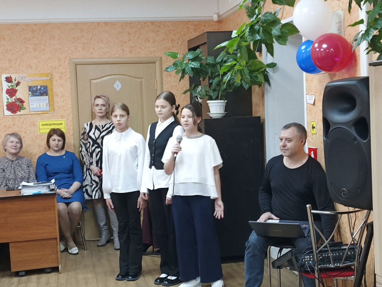 Сергей Цуканов: В городе Фатеже на базе Комплексного Центра социального обслуживания населения открылся пункт проката, где родители малышей от рождения до полутора лет смогут взять на время предметы первой необходимости Сергей Цуканов: В городе Фатеже на базе Комплексного Центра социального обслуживания населения открылся пункт проката, где родители малышей от рождения до полутора лет смогут взять на время предметы первой необходимости