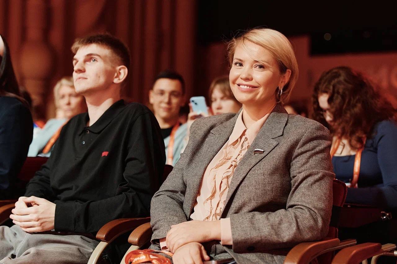 Екатерина Харченко: Вчера на Международном форуме гражданского участия #МЫВМЕСТЕ 2025 рассказали стране об опыте реализации нашего проекта «Мои наставники» Женского движения Единой России!