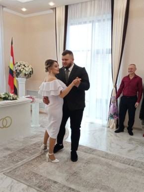 С днем свадьбы, дорогие молодожены