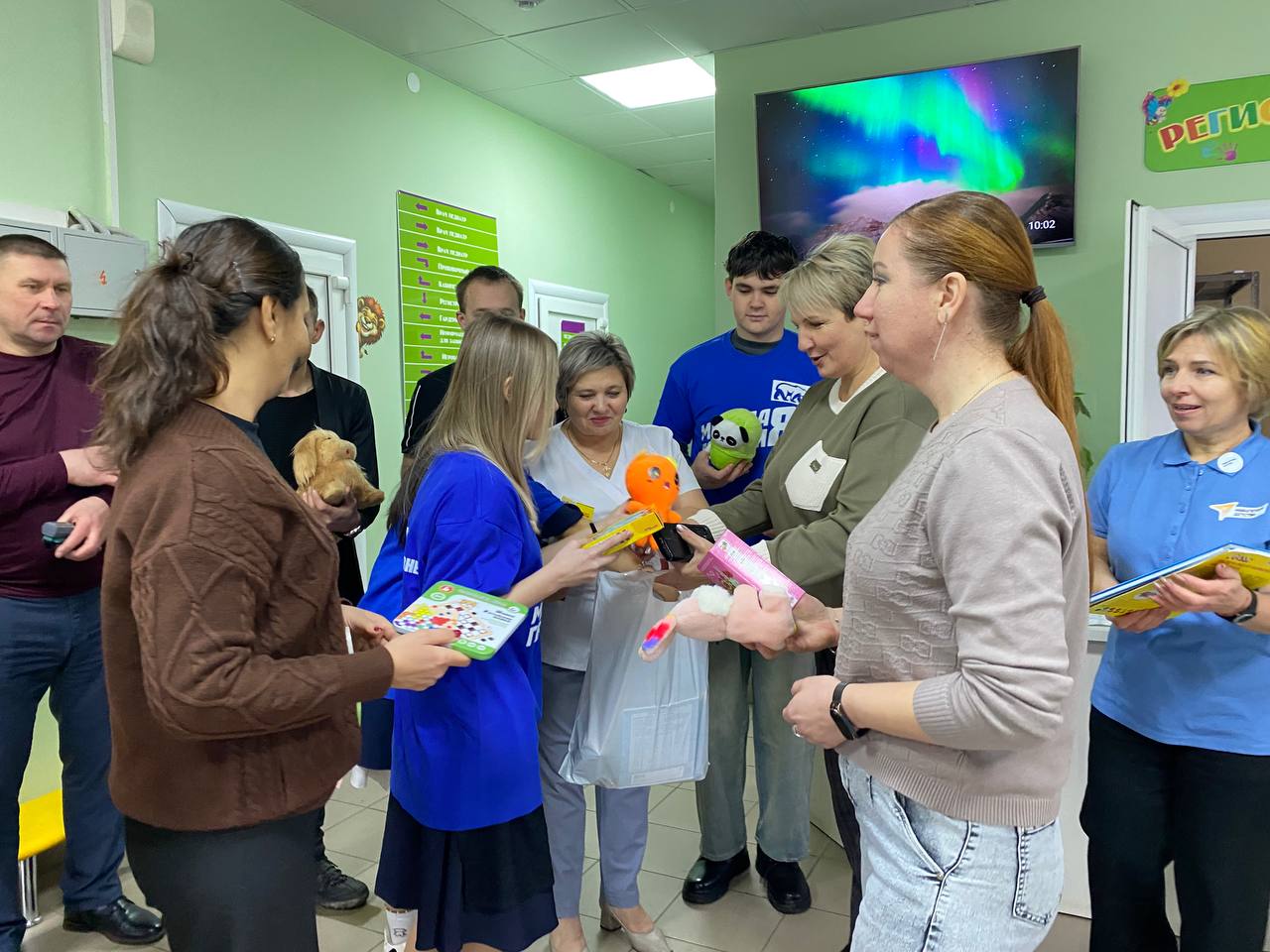 Нина Голубева: В рамках традиционной акции «Коробка храбрости», вместе с однопартийцами и активистами «Молодой Гвардии», посетили детское отделение Касторенской ЦРБ Нина Голубева: В рамках традиционной акции «Коробка храбрости», вместе с однопартийцами и активистами «Молодой Гвардии», посетили детское отделение Касторенской ЦРБ