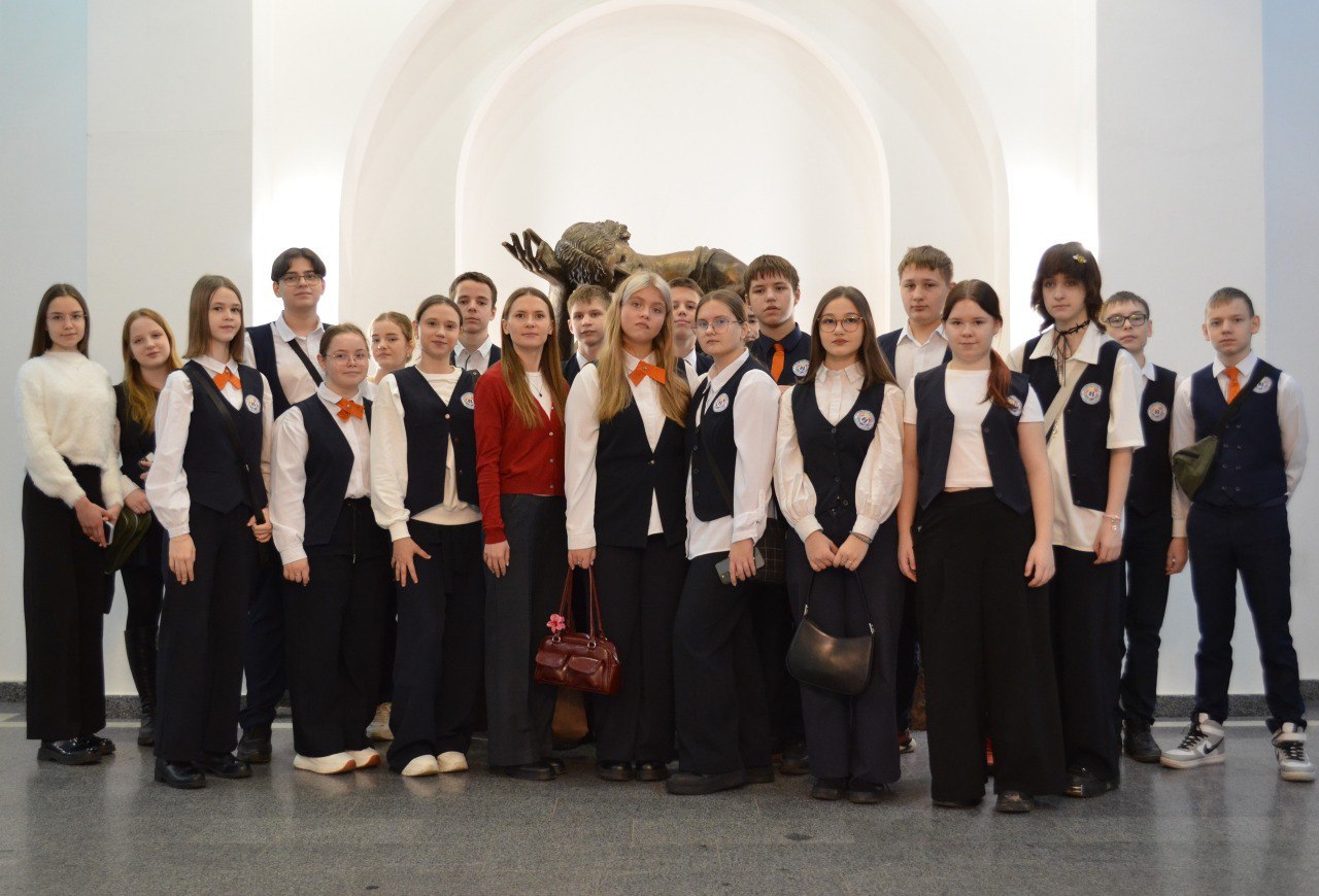 Ученики гимназии № 63 «Академия успеха» посетили Курский государственный университет в рамках экскурсионного проекта «КГУ: вчера, сегодня, завтра» Ученики гимназии № 63 «Академия успеха» посетили Курский государственный университет в рамках экскурсионного проекта «КГУ: вчера, сегодня, завтра»