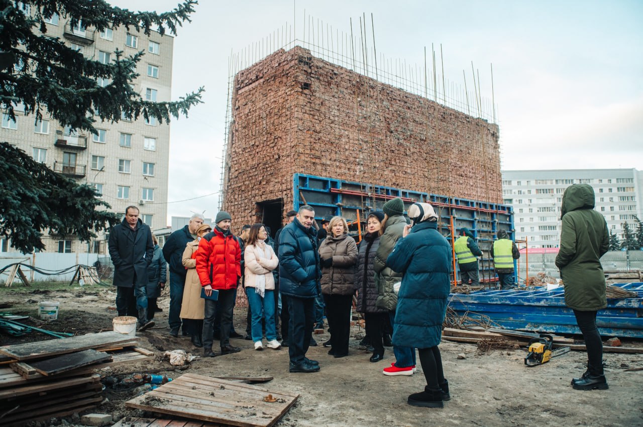 Губернатор Курской области Александр Хинштейн проверил, как преображаются общественные пространства в Курске: Губернатор Курской области Александр Хинштейн проверил, как преображаются общественные пространства в Курске: