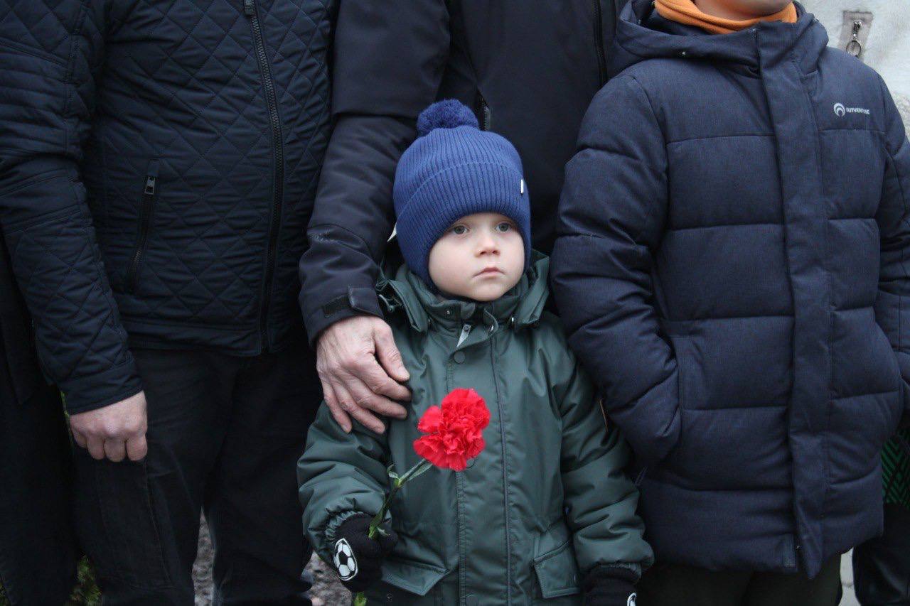 Единороссы почтили память безымянных воинов Единороссы почтили память безымянных воинов