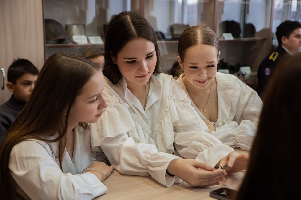 Курские школьники узнали тонкости работы поисковых отрядов Курские школьники узнали тонкости работы поисковых отрядов