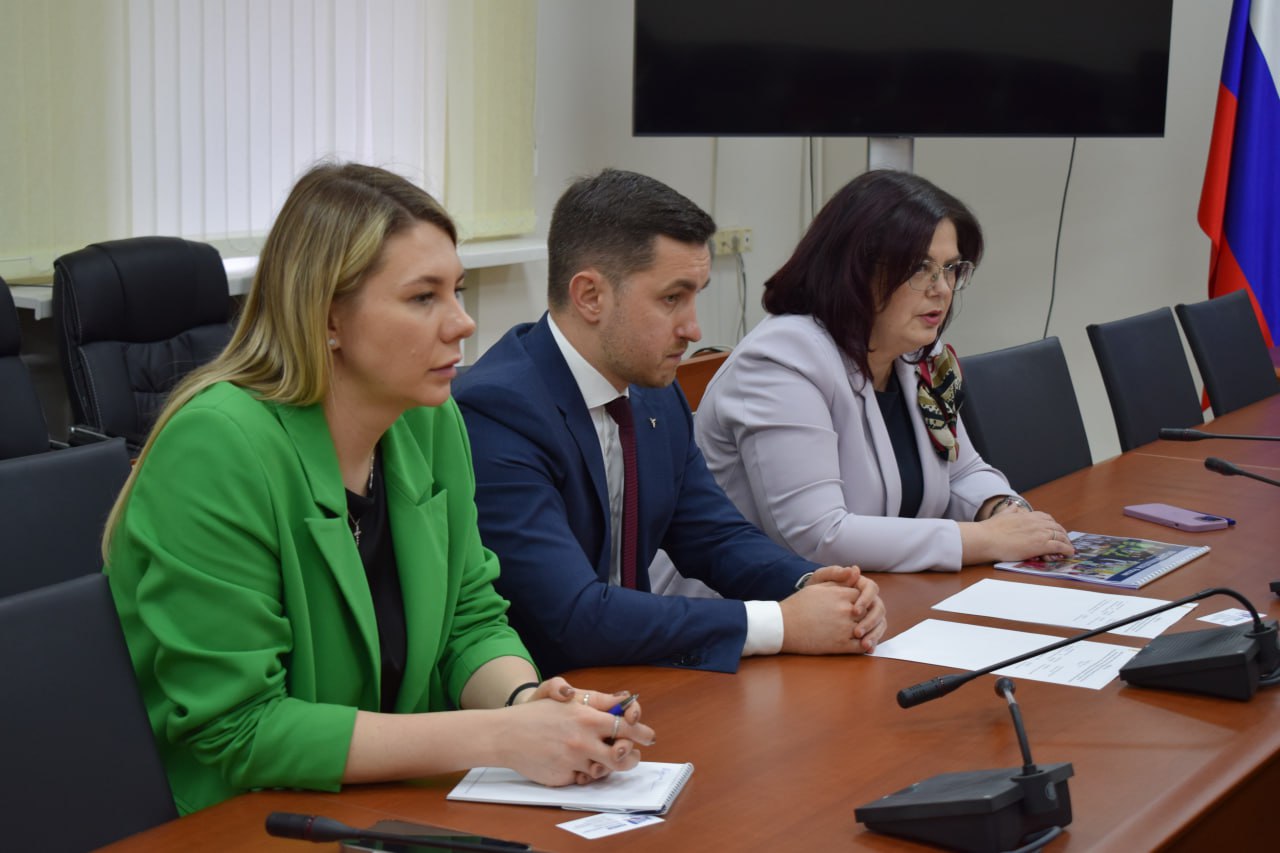 Развитие предпринимательства - это способ решения ряда актуальных для России задач Развитие предпринимательства - это способ решения ряда актуальных для России задач