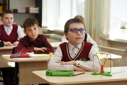 Отремонтированную школу №2 в Фатеже осмотрел губернатор