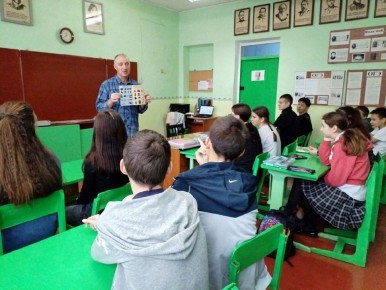 В Хмелевской основной школе проведена беседа о противоминной безопасности