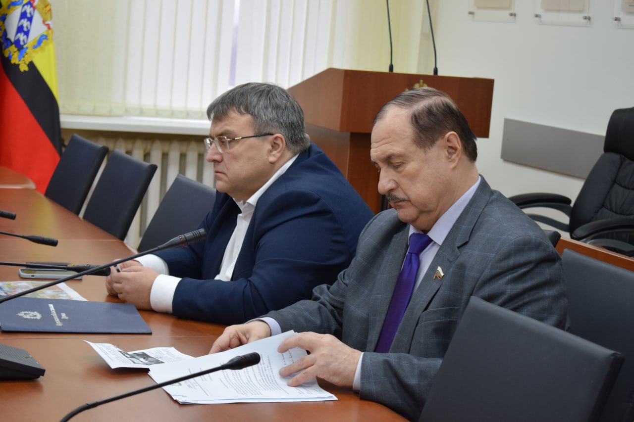 Развитие предпринимательства - это способ решения ряда актуальных для России задач Развитие предпринимательства - это способ решения ряда актуальных для России задач