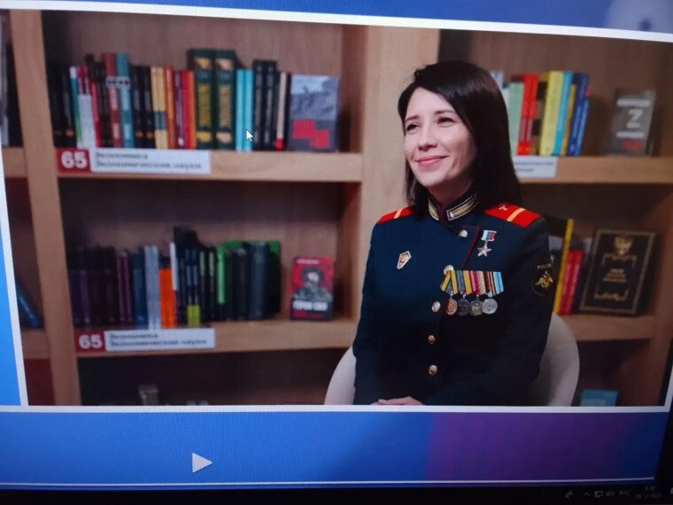 Учебная неделя в Лицее №3 началась с торжественной церемонии выноса государственного флага Российской Федерации и с разговоров о важном по теме: «Россия - страна победителей. Ко Дню Героев Отечества» Учебная неделя в Лицее №3 началась с торжественной церемонии выноса государственного флага Российской Федерации и с разговоров о важном по теме: «Россия - страна победителей. Ко Дню Героев Отечества»