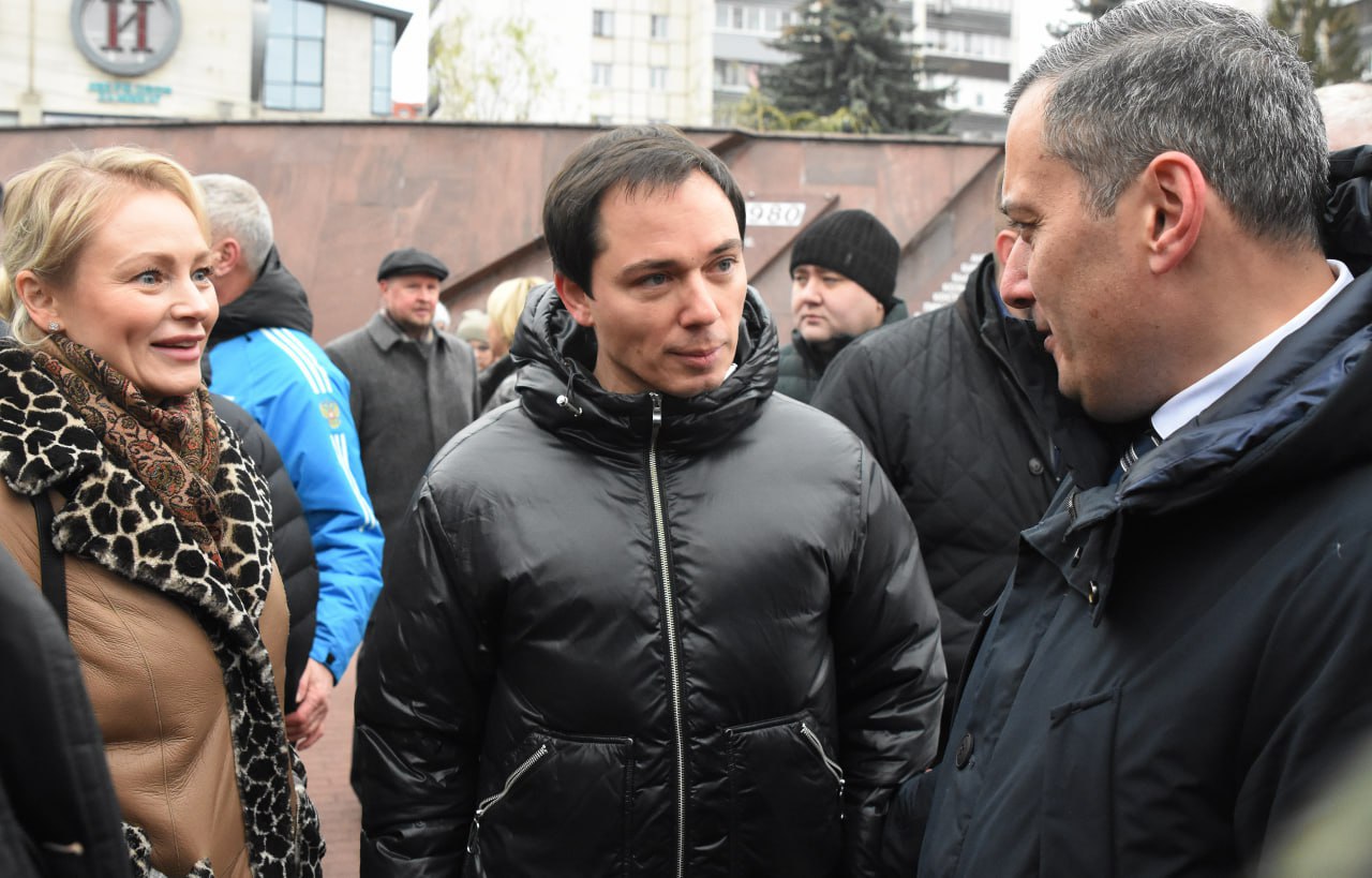 В День Героев Отечества куряне возложили цветы и венки В День Героев Отечества куряне возложили цветы и венки