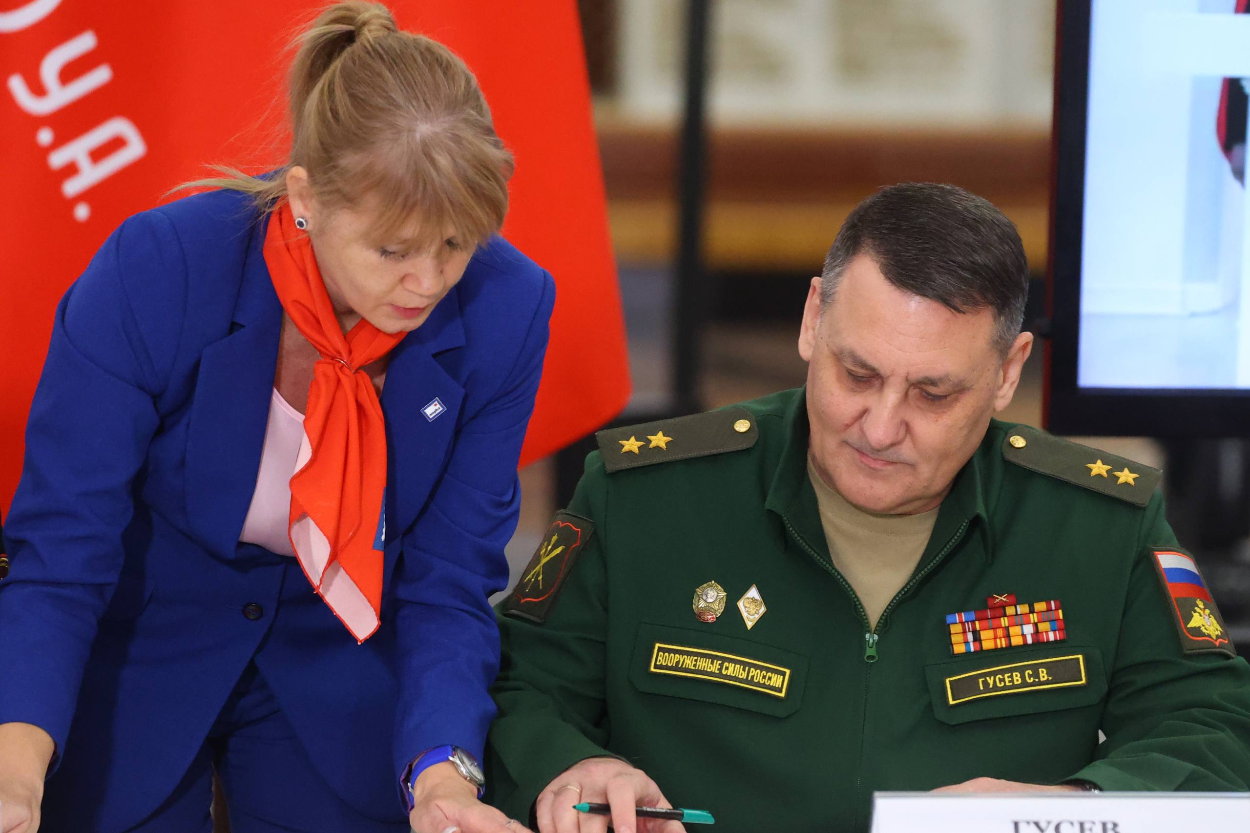 В День героев Отечества в Музее Победы мы провели памятную церемонию гашения почтовых марок, посвящённых Героям России, удостоенным этого звания посмертно за мужество, подвиги и героизм В День героев Отечества в Музее Победы мы провели памятную церемонию гашения почтовых марок, посвящённых Героям России, удостоенным этого звания посмертно за мужество, подвиги и героизм