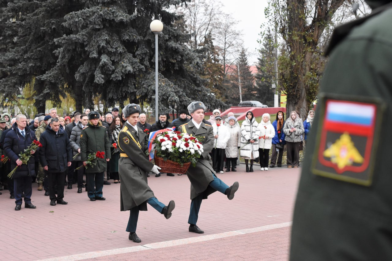 В День Героев Отечества куряне возложили цветы и венки В День Героев Отечества куряне возложили цветы и венки