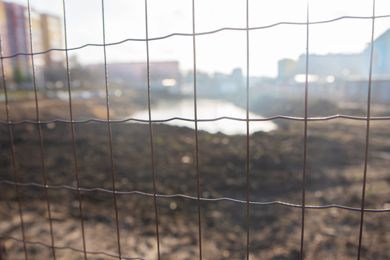 Небезопасную для курян зону в сквере на Студенческой оградили