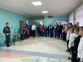 В школе № 8 города Железногорска в День героев Отечества состоялось важное событие – открытие «Парты Героя», посвященной памяти нашего земляка и выпускника школы – Виталия Сафронова