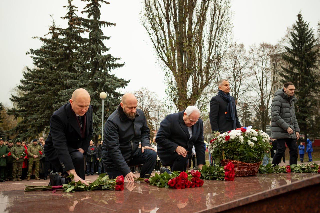 Евгений Маслов: Сегодня, 9 декабря, наша страна отмечает важный праздник — День Героев Отечества Евгений Маслов: Сегодня, 9 декабря, наша страна отмечает важный праздник — День Героев Отечества
