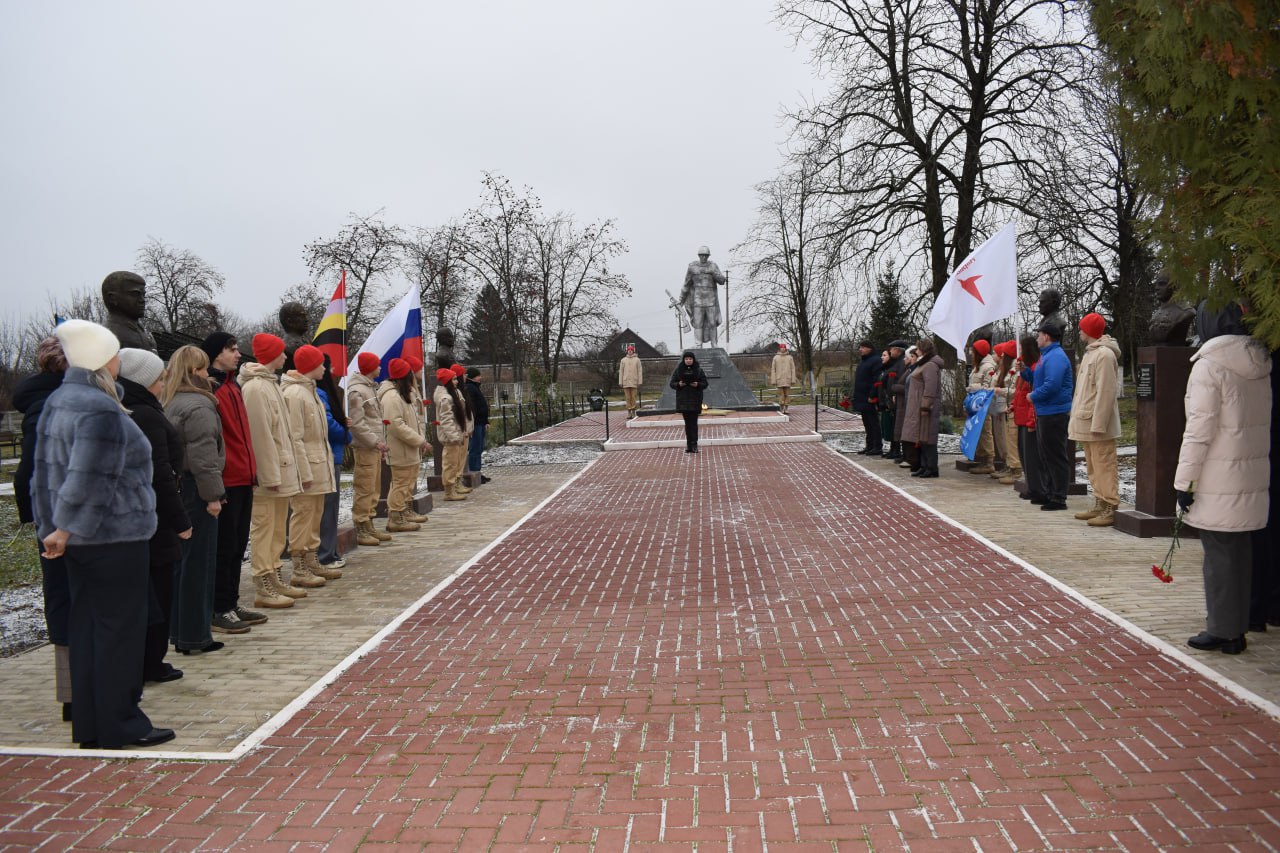 Дмитрий Новиков: Сегодня, 9 декабря, в День Героев Отечества мы отдаём дань глубокого уважения людям, внёсшим огромный вклад в защиту и независимость страны, проявившим величайшее мужество и доблесть во имя свободы и... Дмитрий Новиков: Сегодня, 9 декабря, в День Героев Отечества мы отдаём дань глубокого уважения людям, внёсшим огромный вклад в защиту и независимость страны, проявившим величайшее мужество и доблесть во имя свободы и...