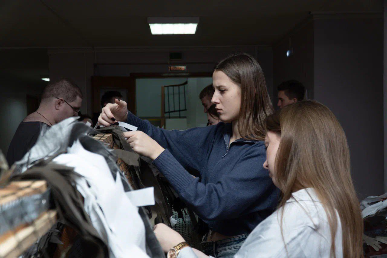 Студенты Курского государственного аграрного университета присоединились к Всероссийской акции «День единых действий», приуроченной к празднованию Дня Героев Отечества Студенты Курского государственного аграрного университета присоединились к Всероссийской акции «День единых действий», приуроченной к празднованию Дня Героев Отечества