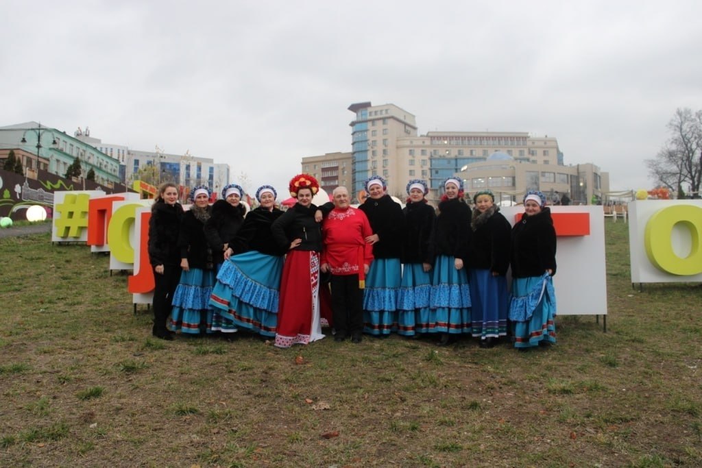 Педагог Тимского Дома детского творчества Ирина Атанова представила творчество Тимского района на фестивале «Осень на Полугоре» Педагог Тимского Дома детского творчества Ирина Атанова представила творчество Тимского района на фестивале «Осень на Полугоре»