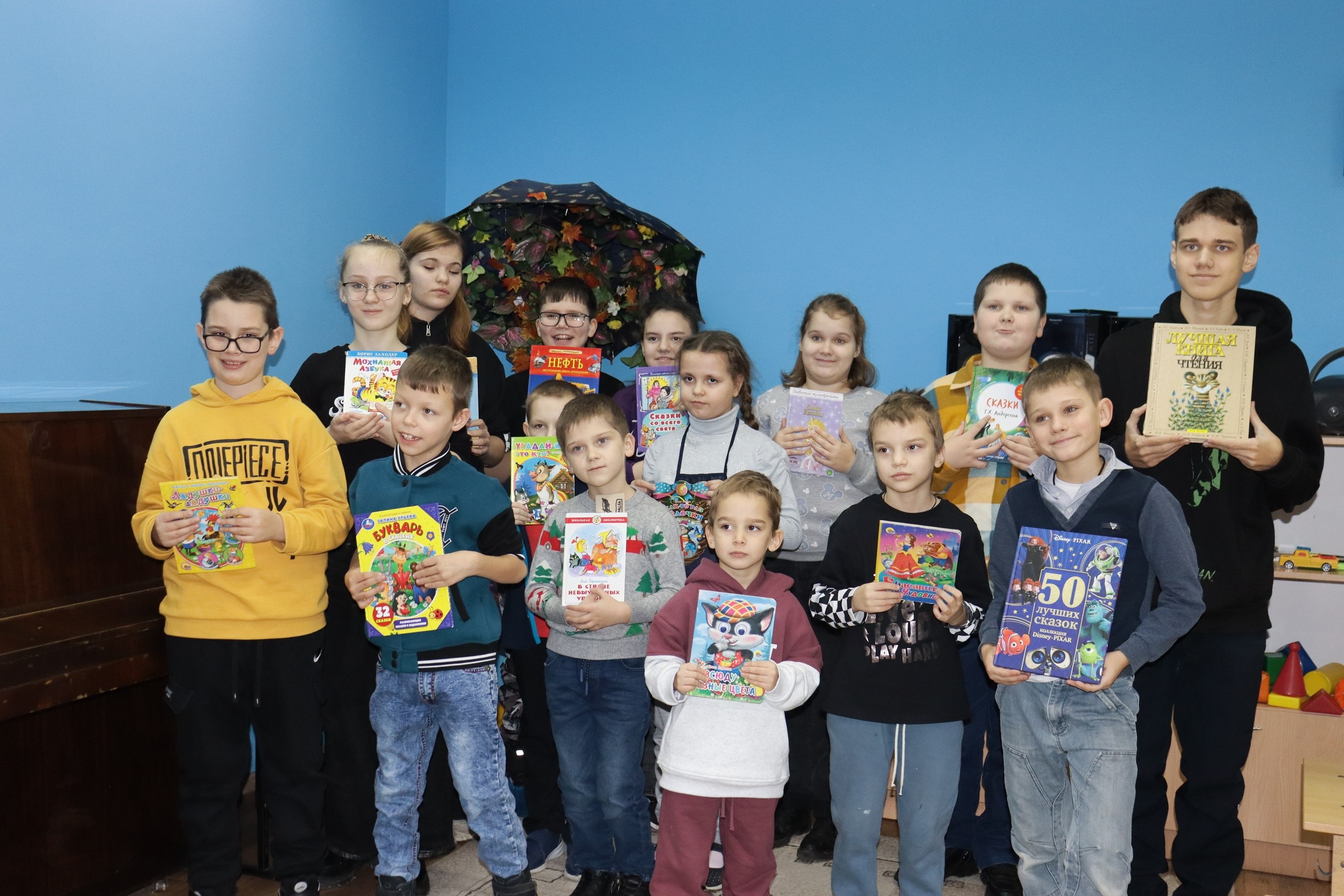 В Доме Детского творчества состоялось чудесное событие для детей с ограниченными возможностями здоровья, проходящих реабилитацию в социально-реабилитационном центре «Забота» города Курска В Доме Детского творчества состоялось чудесное событие для детей с ограниченными возможностями здоровья, проходящих реабилитацию в социально-реабилитационном центре «Забота» города Курска