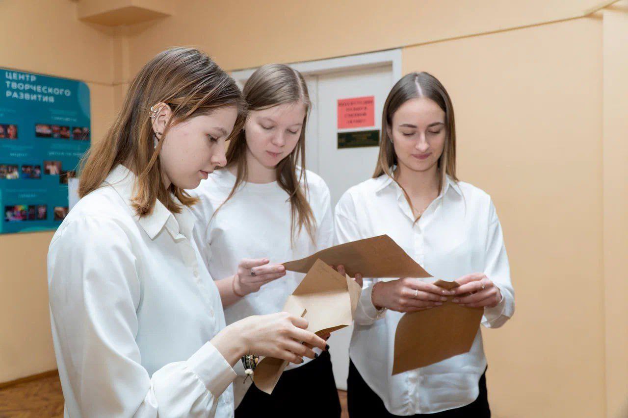 Студенты Курского государственного аграрного университета присоединились к Всероссийской акции «День единых действий», приуроченной к празднованию Дня Героев Отечества Студенты Курского государственного аграрного университета присоединились к Всероссийской акции «День единых действий», приуроченной к празднованию Дня Героев Отечества