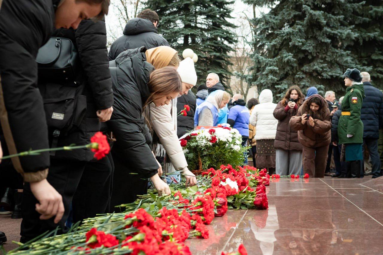 Евгений Маслов: Сегодня, 9 декабря, наша страна отмечает важный праздник — День Героев Отечества Евгений Маслов: Сегодня, 9 декабря, наша страна отмечает важный праздник — День Героев Отечества