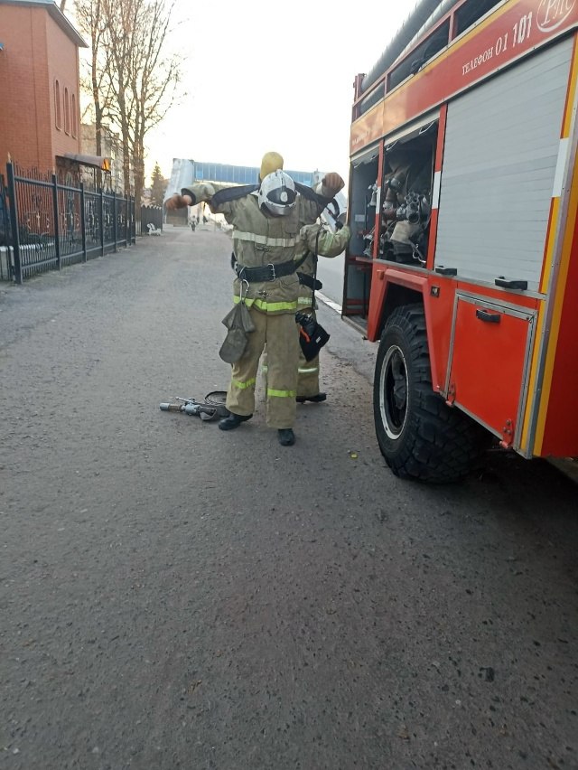 6 декабря 2025 года с 09:00 до 10:35 проведены пожарно-тактические занятия (ПТЗ) с применением средств индивидуальной защиты органов дыхания (СИЗОД) на объекте Храма Тихвинской иконы Божией Матери по адресу: г. Фатеж, ул. К.... 6 декабря 2025 года с 09:00 до 10:35 проведены пожарно-тактические занятия (ПТЗ) с применением средств индивидуальной защиты органов дыхания (СИЗОД) на объекте Храма Тихвинской иконы Божией Матери по адресу: г. Фатеж, ул. К....