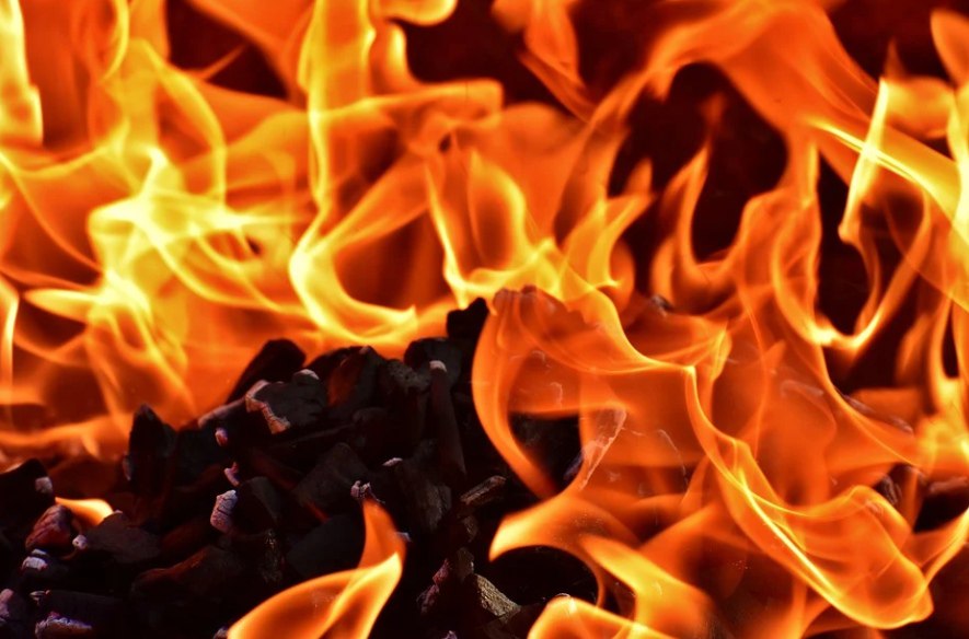 В Курской области подросток получил ожоги лица при вспышке в гараже