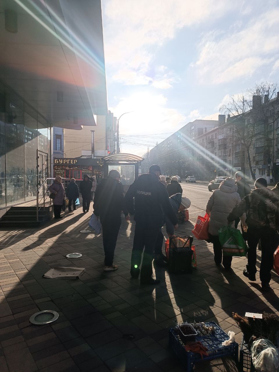 В Курске установили 13 фактов незаконной торговли на шести улицах В Курске установили 13 фактов незаконной торговли на шести улицах