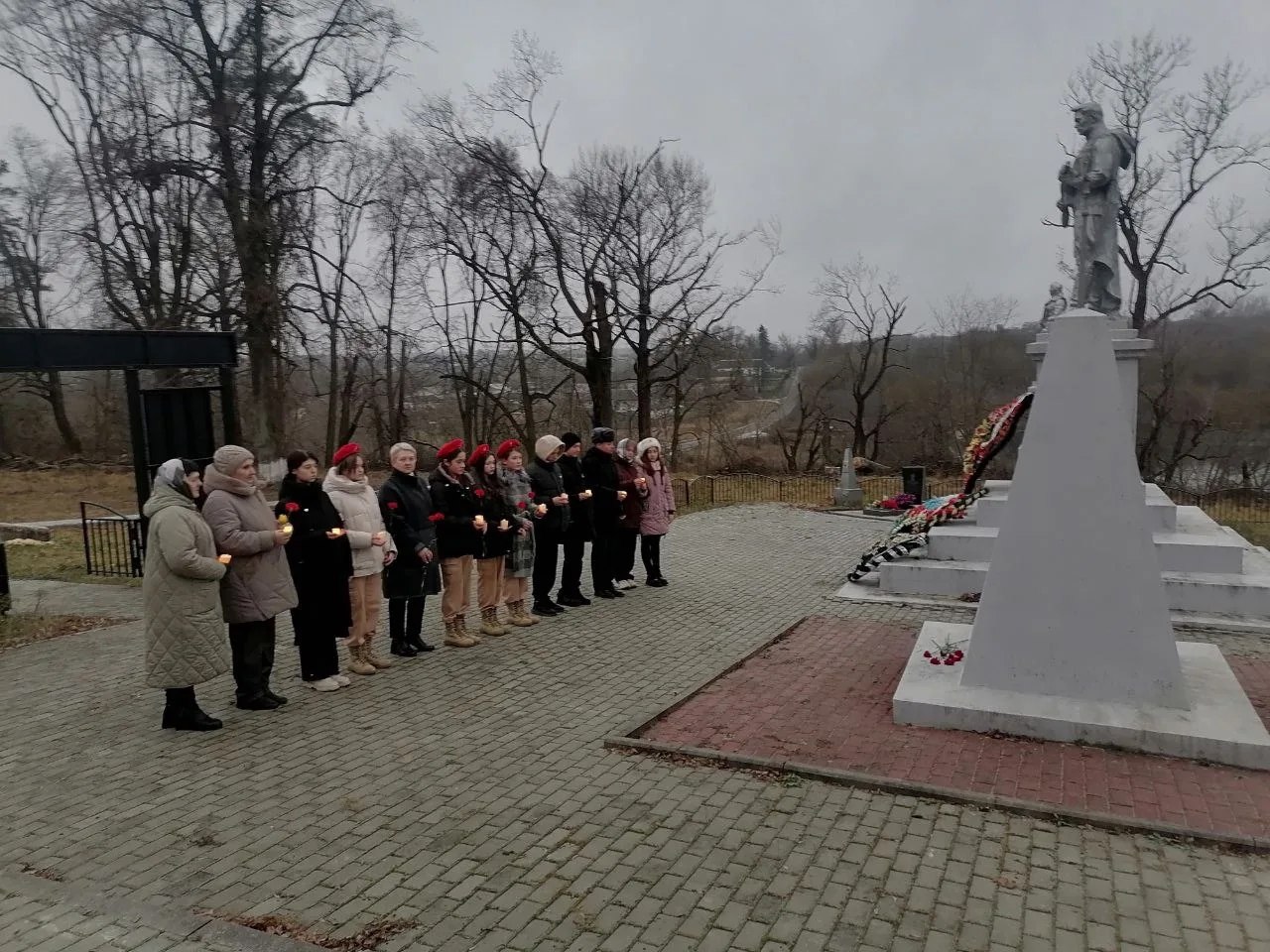 В День Героев Отечества мы вспоминаем многие поколения героических предков и чествуем ныне живущих В День Героев Отечества мы вспоминаем многие поколения героических предков и чествуем ныне живущих