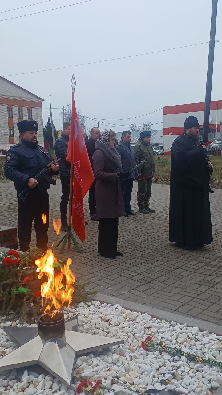 В селе Мантурово состоялось торжественное мероприятие, посвященное Дню Героев Отечества В селе Мантурово состоялось торжественное мероприятие, посвященное Дню Героев Отечества