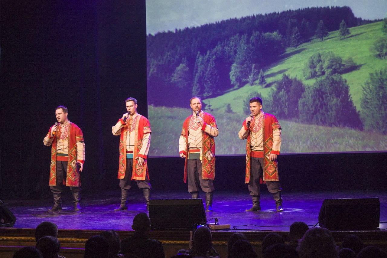 Наследники победителей. В День Героев Отечества Губернатор Курской области Александр Хинштейн подвел итоги Года защитника Отечества Наследники победителей. В День Героев Отечества Губернатор Курской области Александр Хинштейн подвел итоги Года защитника Отечества