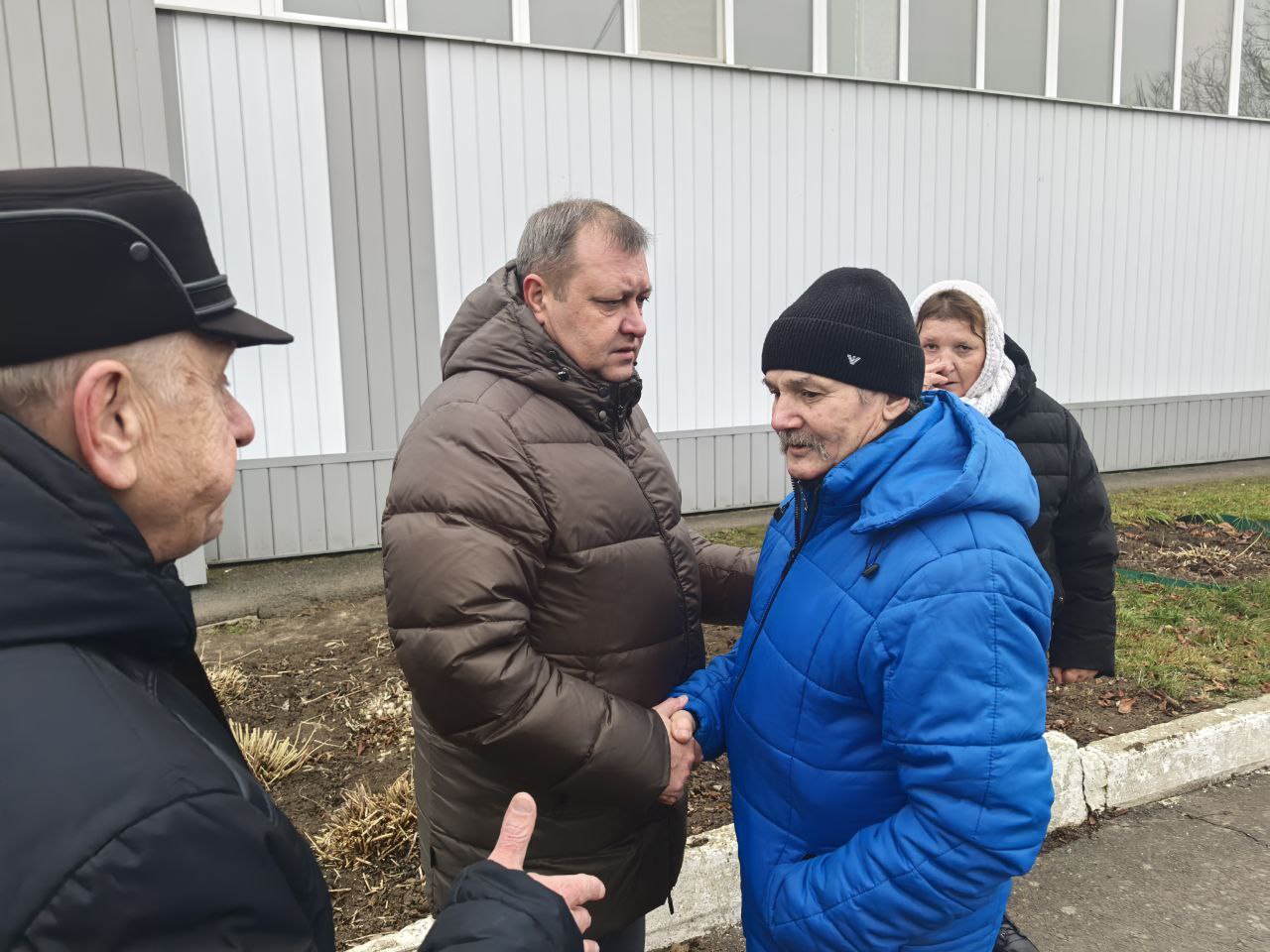 Андрей Телегин: Сегодня две памятные доски в честь погибших участников специальной военной операции из нашего района были открыты на фасаде Шумаковской средней школы Андрей Телегин: Сегодня две памятные доски в честь погибших участников специальной военной операции из нашего района были открыты на фасаде Шумаковской средней школы