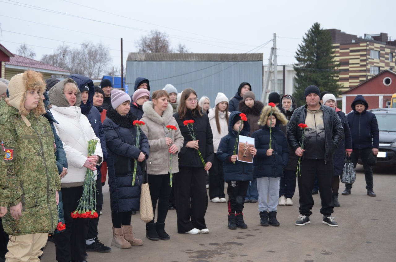 Вечная память — в сердцах живёт