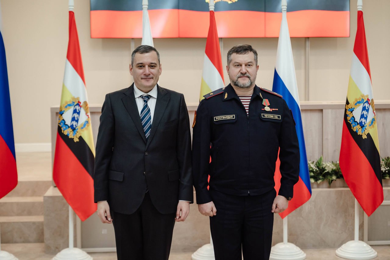 Командиры, добровольцы, спасатели — первые кавалеры новой медали