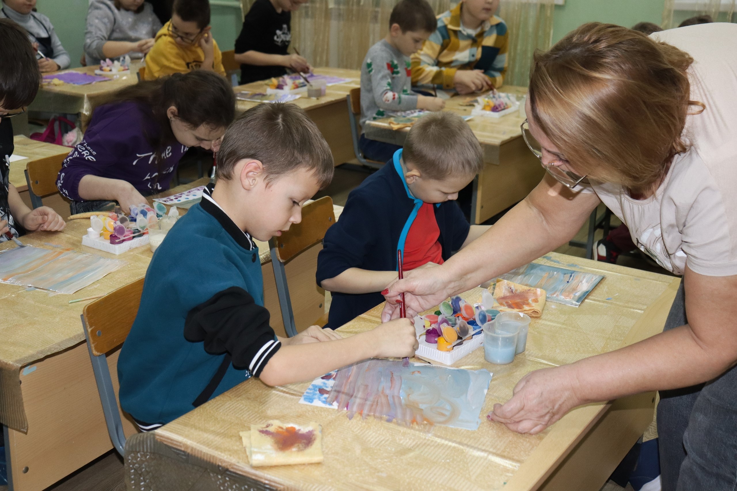 В Доме Детского творчества состоялось чудесное событие для детей с ограниченными возможностями здоровья, проходящих реабилитацию в социально-реабилитационном центре «Забота» города Курска В Доме Детского творчества состоялось чудесное событие для детей с ограниченными возможностями здоровья, проходящих реабилитацию в социально-реабилитационном центре «Забота» города Курска