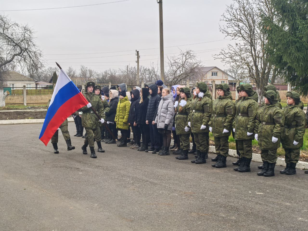 Андрей Телегин: Сегодня две памятные доски в честь погибших участников специальной военной операции из нашего района были открыты на фасаде Шумаковской средней школы Андрей Телегин: Сегодня две памятные доски в честь погибших участников специальной военной операции из нашего района были открыты на фасаде Шумаковской средней школы