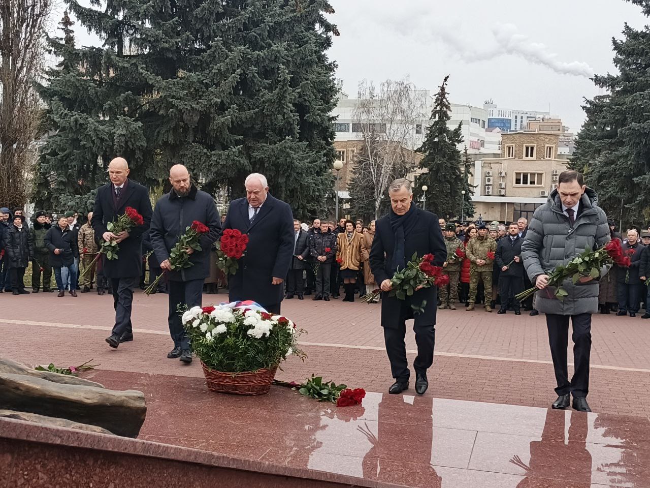 Куряне возложили венки и цветы в честь Дня Героев Отечества Куряне возложили венки и цветы в честь Дня Героев Отечества