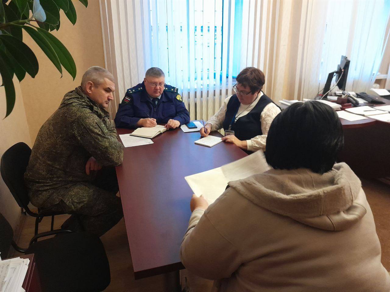 Прокурор Обоянского района провел личный прием участников специальной военной операции