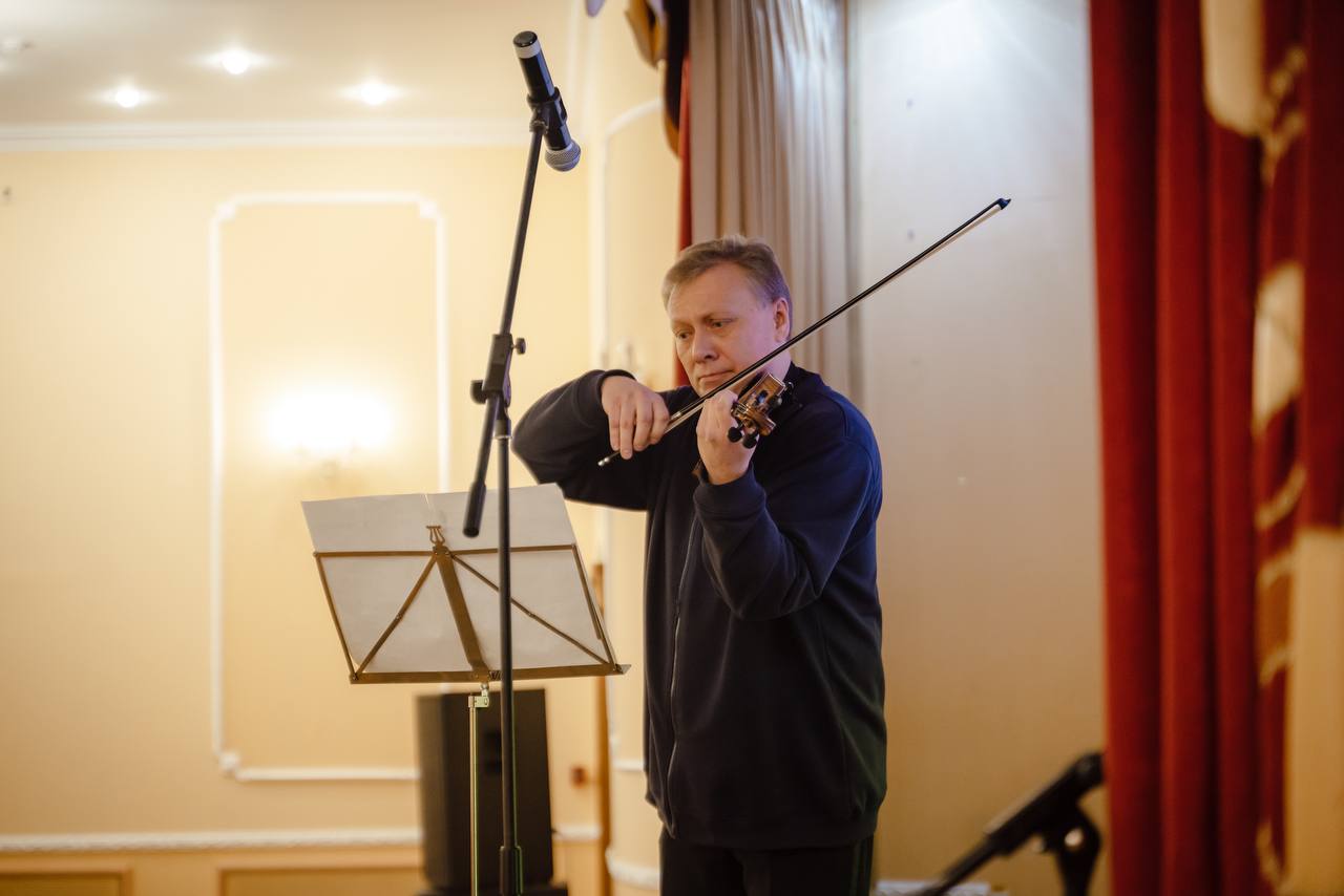 В Курске прошла презентация книги «Курск. Герои. Книга Мужества», созданной в рамках федерального проекта «Историческая память» В Курске прошла презентация книги «Курск. Герои. Книга Мужества», созданной в рамках федерального проекта «Историческая память»