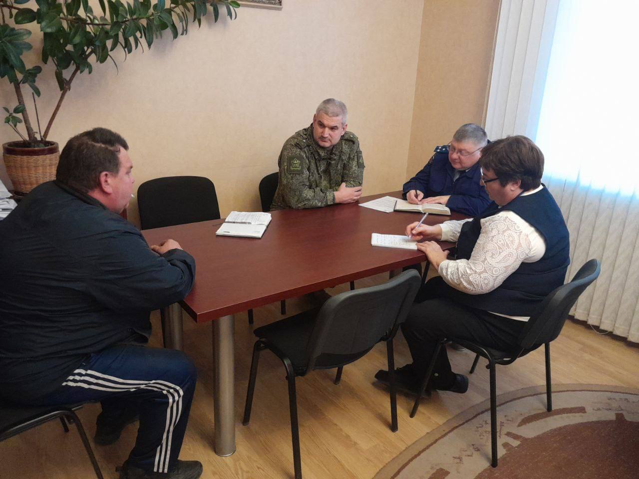Прокурор Обоянского района провел личный прием участников специальной военной операции Прокурор Обоянского района провел личный прием участников специальной военной операции
