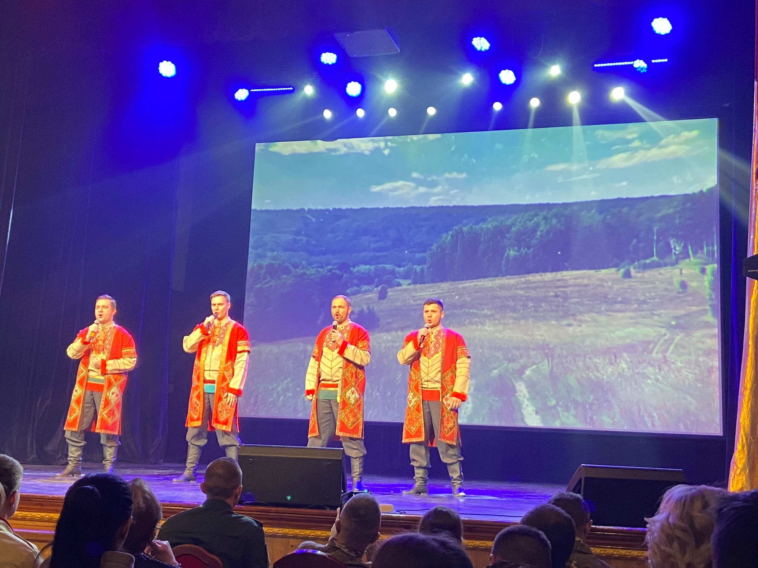 Получатели социальных услуг учреждения «Ветеран» приняли участие в Торжественной церемонии закрытия Года Защитника Отечества, которая прошла в Курской областной Филармонии Получатели социальных услуг учреждения «Ветеран» приняли участие в Торжественной церемонии закрытия Года Защитника Отечества, которая прошла в Курской областной Филармонии