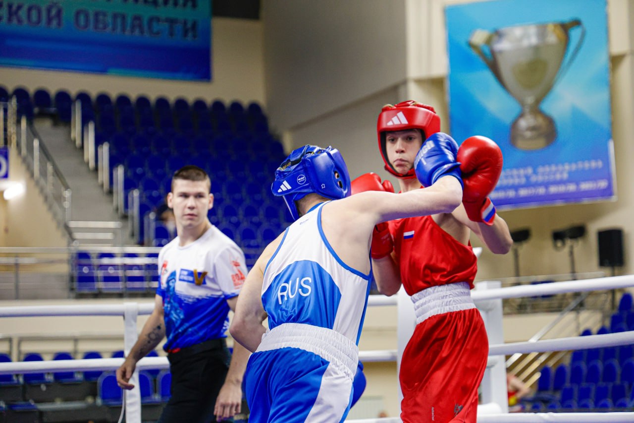 В Спортивно-концертном комплексе Курска прошли соревнования по боксу в рамках Всероссийского турнира по единоборствам «Герои Отечества», посвященного военнослужащим - участникам специальной военной операции В Спортивно-концертном комплексе Курска прошли соревнования по боксу в рамках Всероссийского турнира по единоборствам «Герои Отечества», посвященного военнослужащим - участникам специальной военной операции