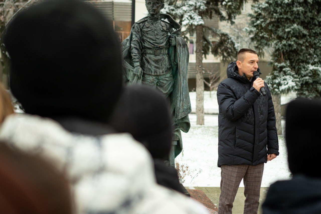 В Курске прошло открытие уличной экспозиции Всероссийского фотопроекта «Китель Победы» В Курске прошло открытие уличной экспозиции Всероссийского фотопроекта «Китель Победы»