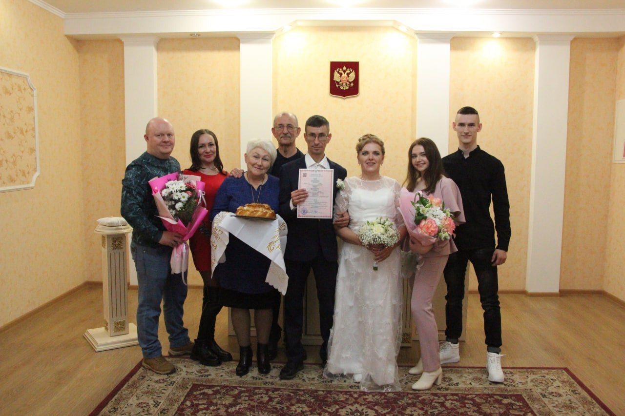В отделе ЗАГС администрации Фатежского района состоялась торжественная регистрация брака Андрея и Натальи Куликовых из Курского приграничья В отделе ЗАГС администрации Фатежского района состоялась торжественная регистрация брака Андрея и Натальи Куликовых из Курского приграничья