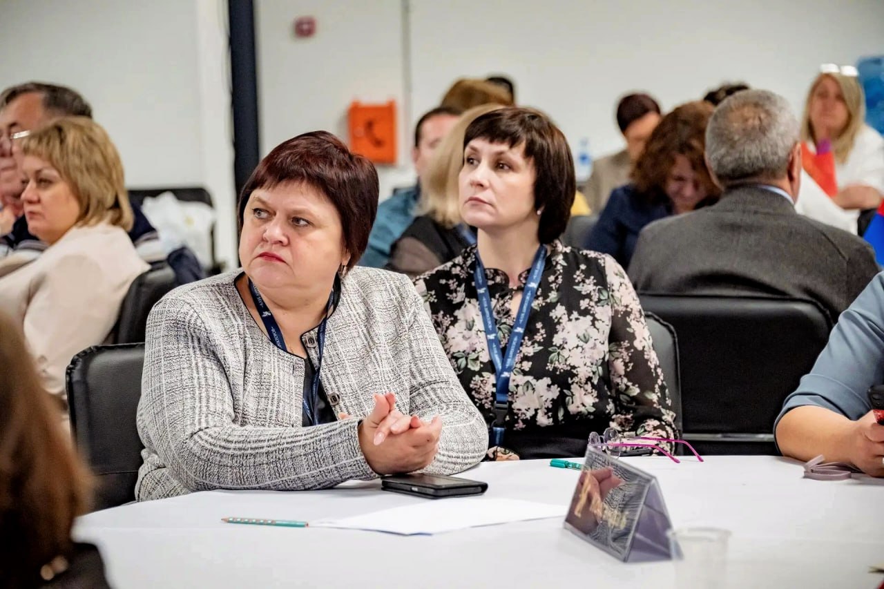 Юрий Астахов: Наш директор Пригородненской школы, Наталья Владимировна Карлова, только что вернулась из поездки Юрий Астахов: Наш директор Пригородненской школы, Наталья Владимировна Карлова, только что вернулась из поездки