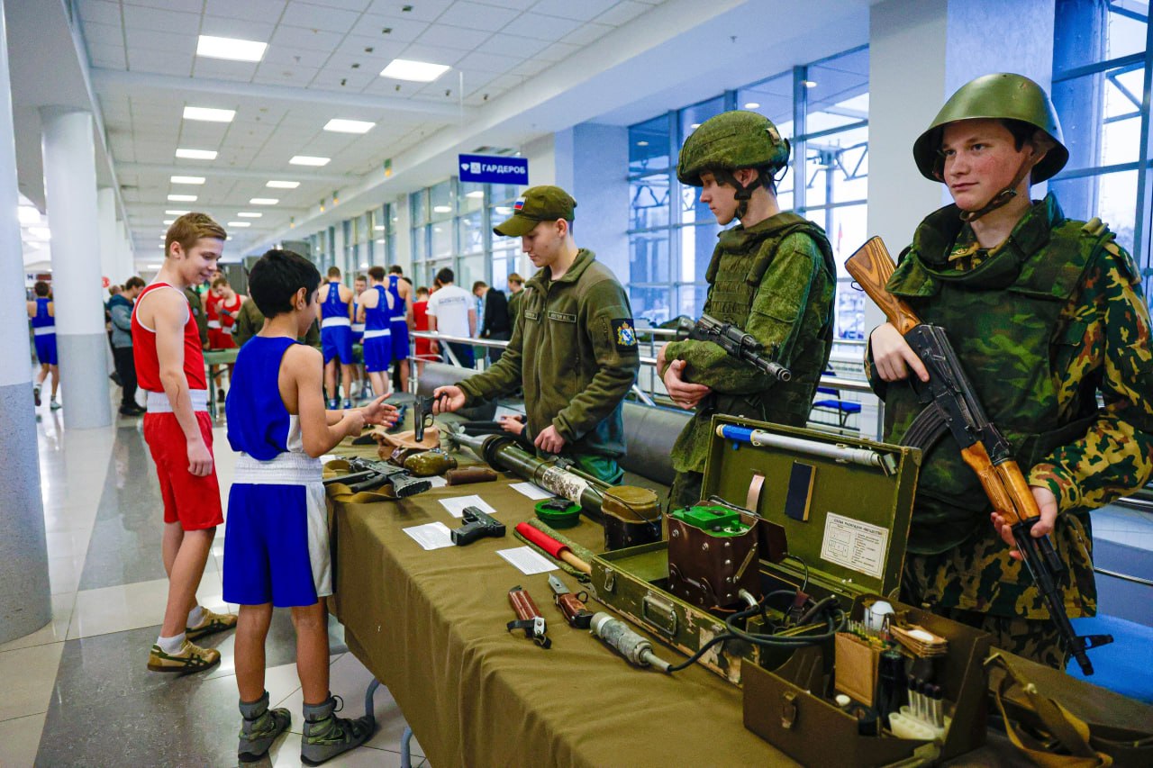 В Спортивно-концертном комплексе Курска прошли соревнования по боксу в рамках Всероссийского турнира по единоборствам «Герои Отечества», посвященного военнослужащим - участникам специальной военной операции В Спортивно-концертном комплексе Курска прошли соревнования по боксу в рамках Всероссийского турнира по единоборствам «Герои Отечества», посвященного военнослужащим - участникам специальной военной операции